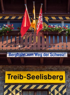 Seelisberg, İsviçre - 6 Eylül 2023: Treib-Seelisberg Demiryolu İsviçre 'nin orta kesiminde, Uri kantonunda bulunan elektrikli bir füniküler demiryoludur. Treib 'den Lucerne Gölü' ne oradan da Seelisberg 'e..