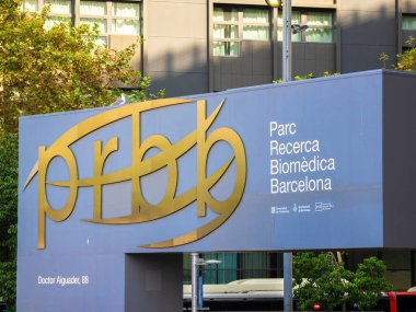 Barcelona, İspanya - 7 Ekim 2023: The Parc de Recerca Biomedica de Barcelona (PRBB) Güney Avrupa 'nın en büyük biyomedikal araştırma merkezlerinden biridir..