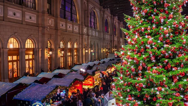 Zurich Suiza Noviembre 2023 Feria Tradicional Navidad Mercado Estación Tren Fotos De Stock
