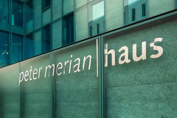 스위스 2024년 20일 Peter Merian Haus는 중요한 글로벌 기업과 기관을 — 스톡 사진