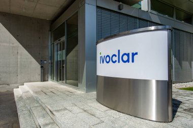 Schaan, Lihtenştayn - 17 Mayıs 2024: Ivoclar Vivadent önde gelen uluslararası diş hekimlerinden biridir