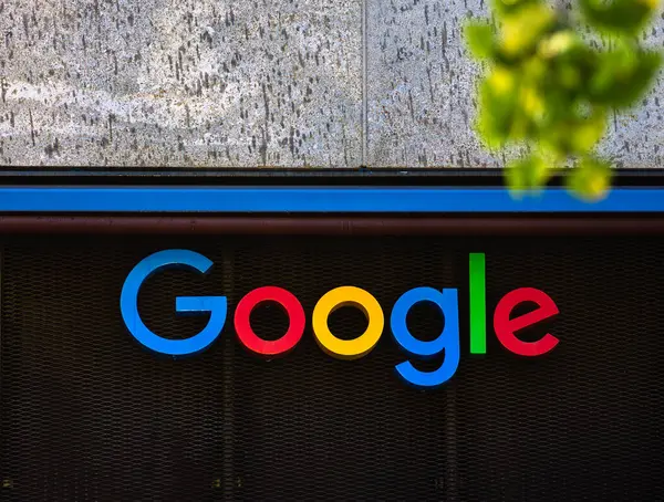 Zürih, İsviçre - 16 Mayıs 2024: Google, internet hizmetleri ve ürünleri konusunda uzmanlaşmış çok uluslu bir teknoloji şirketidir.