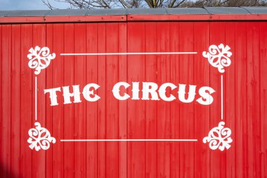 Vevey, İsviçre - 2 Ocak 2025 - The Circus, Charlie Chaplin tarafından yazılan, üretilen ve yönetilen sessiz romantik komedi filmidir. Chaplin Dünya Müzesi 'nin çekim arkaplanı..