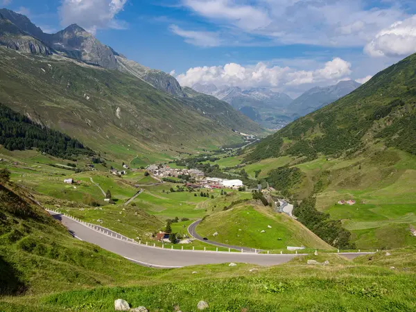 Realp, ünlü Furka Geçidi 'nin batı ucunda yer alan Uri kantonunda yer alan küçük ve büyüleyici bir köydür.