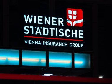 Innsbruck, Avusturya - 20 Mart 2025: Wiener Stadtische Versicherung AG Avusturya 'nın en büyük ve en tanınmış sigorta şirketlerinden biridir