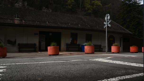 Bex Vaud Canton Svájc 2023 Április Egy Narancssárga Bányászvonat Közlekedik — Stock videók