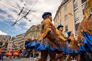 Lozan, Vaud Canton, İsviçre - 14 Mayıs 2023: SWitness ZERLAND: 2023 Lozan Karnavalı katılımcıları.