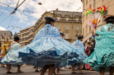Lozan, Vaud Canton, İsviçre - 14 Mayıs 2023: SWitness ZERLAND: 2023 Lozan Karnavalı katılımcıları.