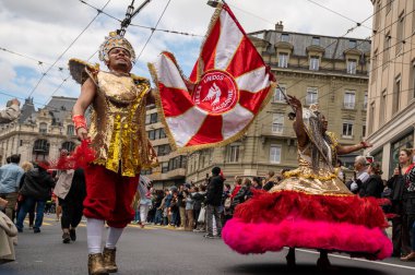 Lozan, Vaud Canton, İsviçre - 14 Mayıs 2023: SWitness ZERLAND: 2023 Lozan Karnavalı katılımcıları.