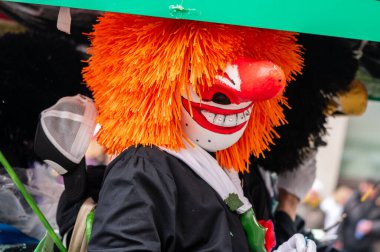 Basel, Basel-Stadt Canton, İsviçre - 12 Mart 2025: İsviçre 'deki Karnaval katılımcıları. Basel Fasnacht 2025 Geçit Maskesi.