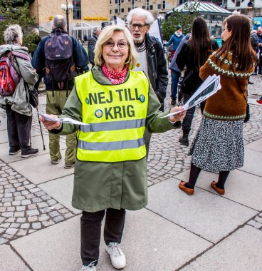 İsveç 'in Stockholm kentinde ABD ile İsveç arasında imzalanan ve ABD' ye İsveç 'te geniş kapsamlı haklar tanıyan DCA anlaşmasına (savunma işbirliği anlaşması) karşı protesto.