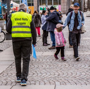 İsveç 'in Stockholm kentinde ABD ile İsveç arasında imzalanan ve ABD' ye İsveç 'te geniş kapsamlı haklar tanıyan DCA anlaşmasına (savunma işbirliği anlaşması) karşı protesto.