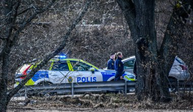Polis devriyesi Stockholm, İsveç 'te bir şoförü durdurdu..