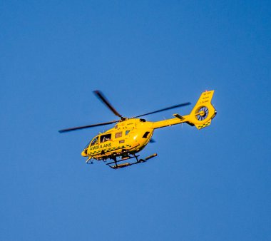 Stockholm, İsveç 'te ambulans helikopteri. Kritik durumlarda ve takımadalarda genellikle bir Hava Ambulansı helikopteri kullanılır..