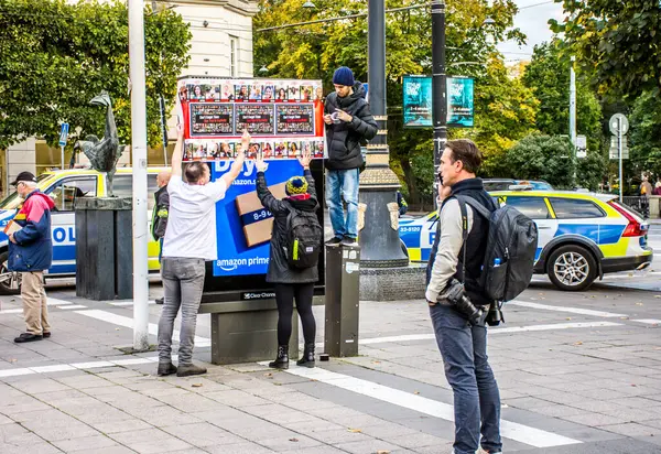 7 Ekim 'de İsveç' in merkezindeki Stockholm 'de düzenlenen Hamas terör örgütünün İsrail' e düzenlediği saldırıyı hatırlayan hafıza manifestosu. Anahtar kelime rehinelerdi, canlı ve ölü..