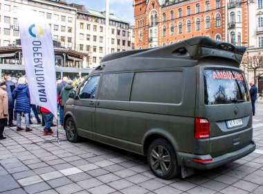 İsveç 'in başkenti Stockholm' deki Norrmalmstorg 'da düzenlenen Ukrayna' daki Rusya Savaşı 'na karşı protesto.
