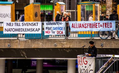 Stockholm, İsveç 'te NATO' nun bir parçası olmayı protesto etmek. 11 Mayıs 2025.