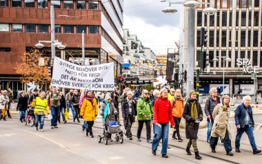 Stockholm, İsveç 'te NATO' nun bir parçası olmayı protesto etmek. 11 Mayıs 2025.