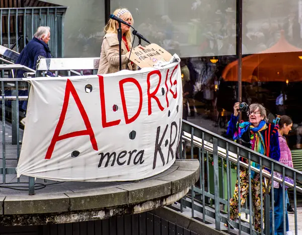 Stockholm, İsveç 'te NATO' nun bir parçası olmayı protesto etmek. 11 Mayıs 2025.
