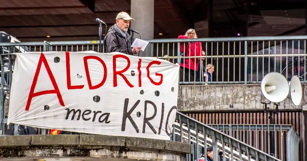 Stockholm, İsveç 'te NATO' nun bir parçası olmayı protesto etmek. 11 Mayıs 2025.