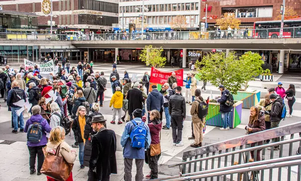 Stockholm, İsveç 'te NATO' nun bir parçası olmayı protesto etmek. 11 Mayıs 2025.