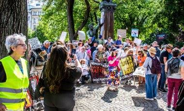 İsveç, Stockholm 'de HAYIR hareketinin düzenlediği protestolar, ABD Başkanı Trump' a karşı İsveç 'te çoğunluğu ABD vatandaşları tarafından protesto edildi..
