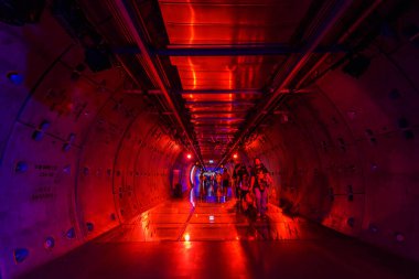 Bangkok, Tayland - 13 Kasım 2022 Samyan İstasyonu 'ndaki Samyan Tüneli' nde Samyan Gizemli Işıklandırma