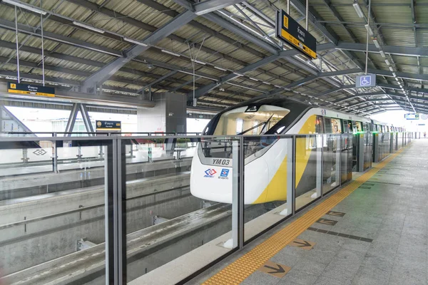 泰国曼谷 2023年6月6日 泰国电气单轨列车在曼谷的黄线 — 图库照片