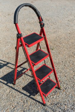 Kırmızı alüminyum küçük merdiven