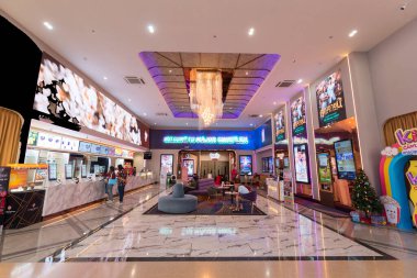 Nakhonpathom, Tayland - 8 Aralık 2024: Nakhon pathom Cineplex Merkez alışveriş merkezi Nakhonpathom 