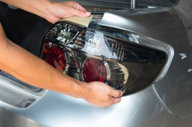 Arabanın stop lambası kaldırmak