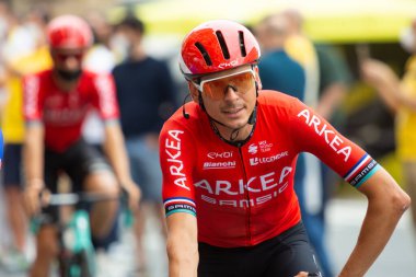 Bilbao, İspanya - 1 Temmuz 2023 The Cyclist WARREN BARGUIL, TEAM ARKEA - SAMSIC Ekibi, Tour de France 'ın 2023 Tour' un ilk etabında Bilbao 'ya gidiş ve varışla birlikte sunuldu.