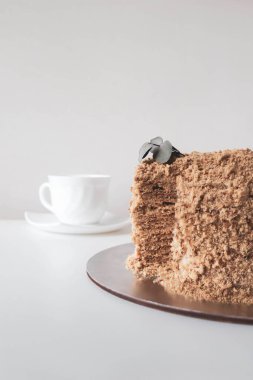 Hindistan cevizli kek, çikolatalı ve hindistan cevizli..