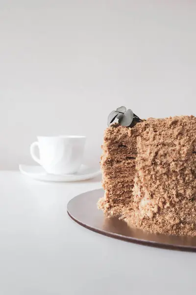 Hindistan cevizli kek, çikolatalı ve hindistan cevizli..