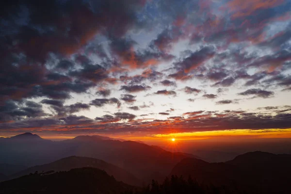 The sunset leak from the gap of clouds