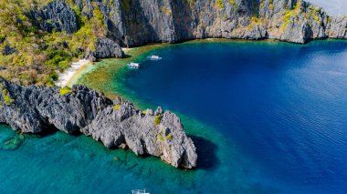 Nefes kesici güzellikte kayalık bir pelerin.