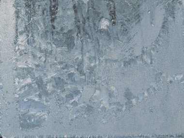 Pencere camında buzlu desen (dendritler).