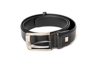 Beyaz bir arka plan üzerinde deri siyah kuşak fotoğraf izole