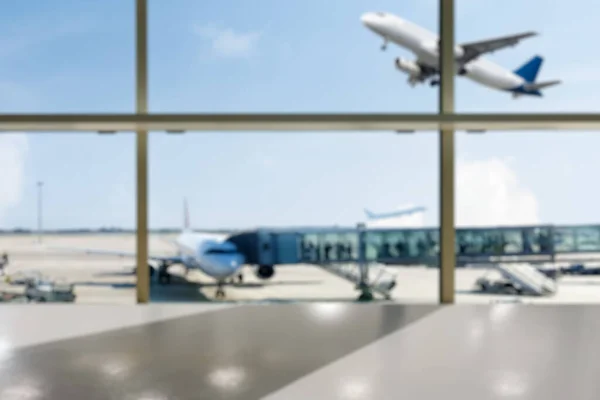 Lege Terminal Met Een Vliegtuig Achtergrond Wazige Achtergrond — Stockfoto