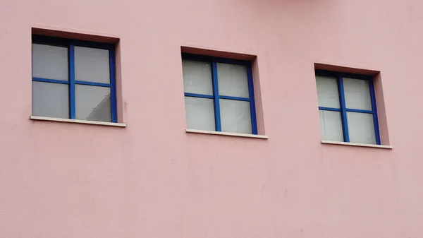 Fenêtres Façade Rose Comme Fond — Photo