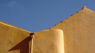 Gökyüzüne karşı kırsal endüstriyel cephe