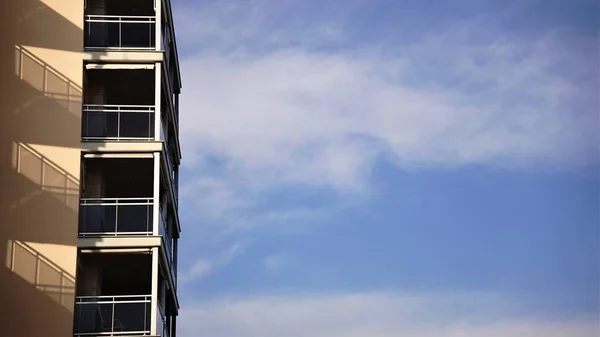 Profil Balkonów Elewacji Niebie — Zdjęcie stockowe