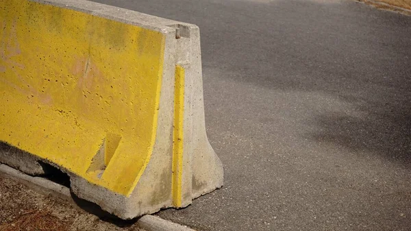 Barreira Concreto Lateral Jersey Amarelo — Fotografia de Stock