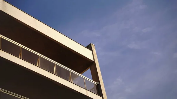 Balkón Skleněným Zábradlím Obrácený Obloze — Stock fotografie