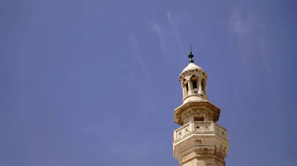 Minaret Wieża Przed Niebem — Zdjęcie stockowe