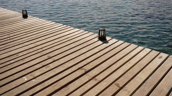 海に対する木製の桟橋 — ストック写真