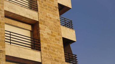 Ortadoğu yerleşim alanı gökyüzüne karşı cephe