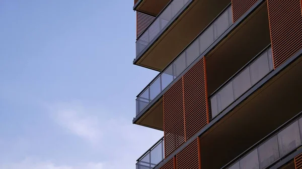 Homlokzata Modern Lakóépület Erkéllyel Szemben — Stock Fotó
