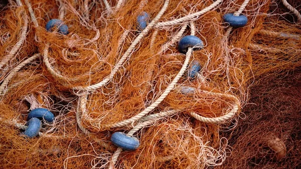 Halat ve şamandıralarla balıkçı ağı arka planı