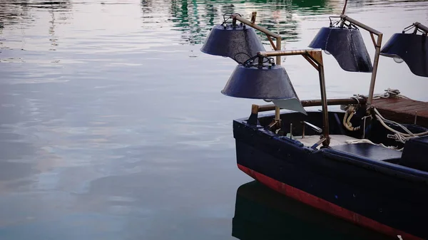 Рыбацкая Лодка Причаливающая Гавани — стоковое фото